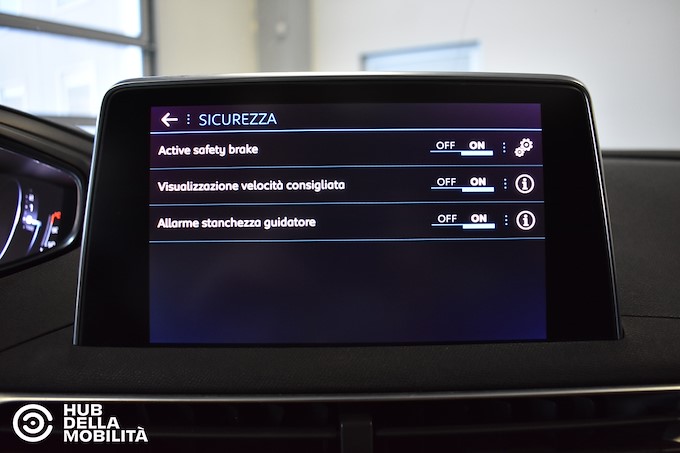 PEUGEOT 5008 BlueHDi 180 S&S EAT8 GT